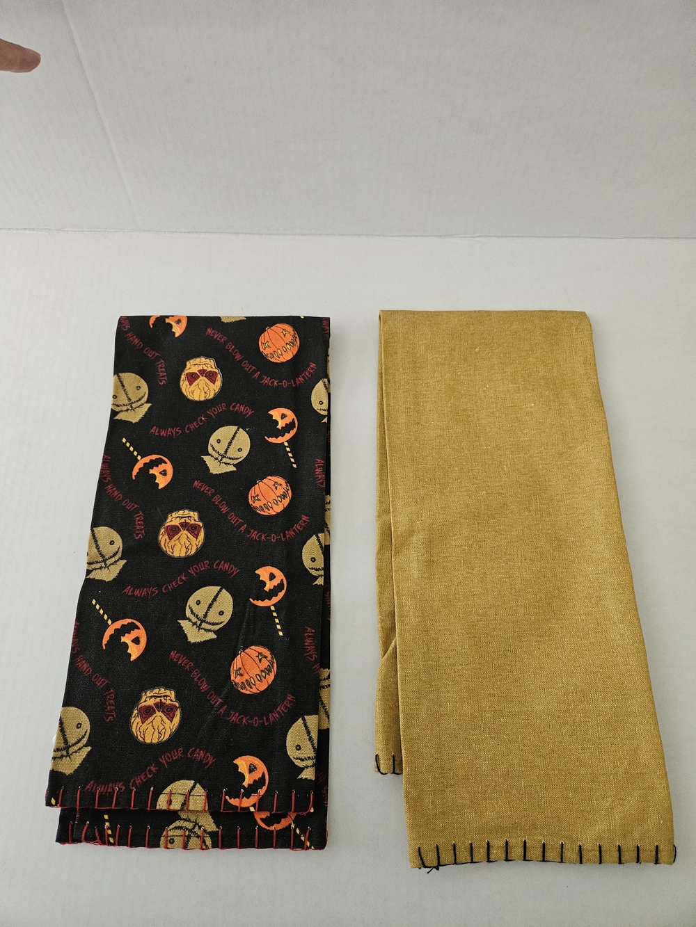 Set Of 2 Kitchen Towels Halloween Print and Mustard
